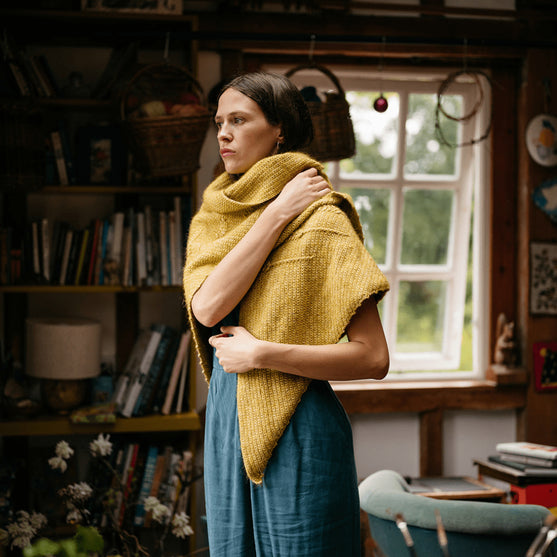 Heart of Gold - Châle Triangulaire Texturé
2