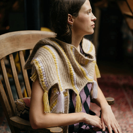 Calendula Shawl - Châle avec Bobbles et Franges
4