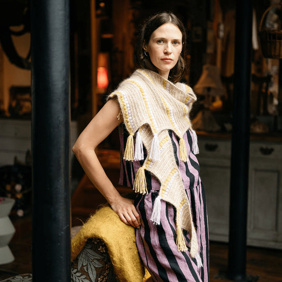 Calendula Shawl - Châle avec Bobbles et Franges
6