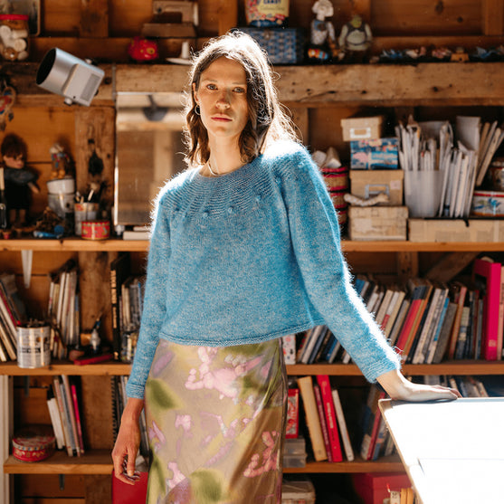 Adorned Pullover - Pull Empiècement Mousse
9