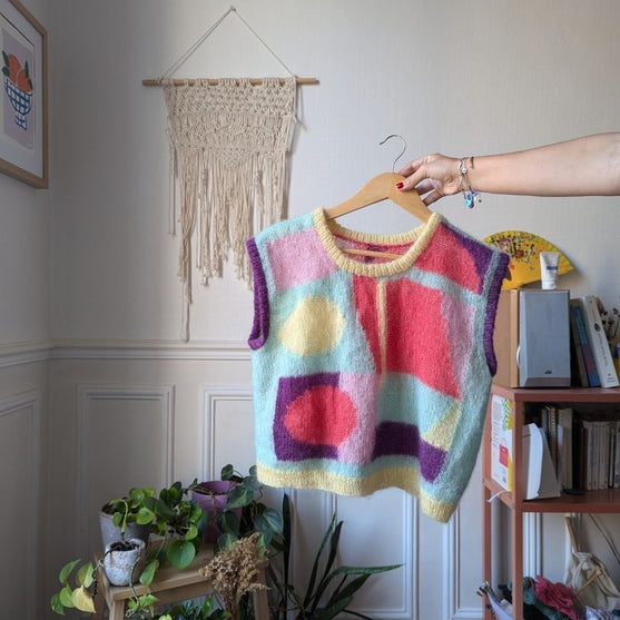 Vasarely - Pull sans manche
5