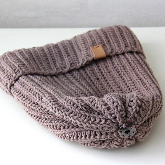 Rib Stitch Bonnet
5