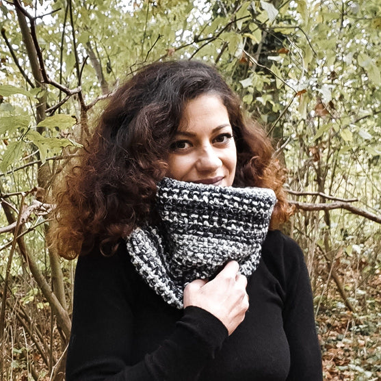 Salt and Pepper Col
2