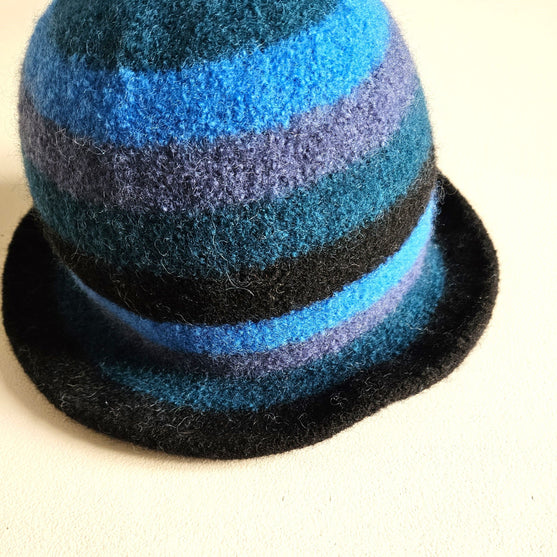 My Hat - Chapeau à rayures
4