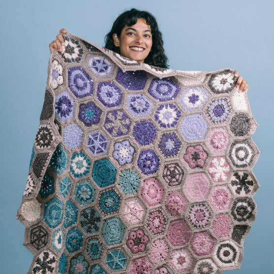 Aura - Motif Lapghan - #FrostandBloomCAL
8