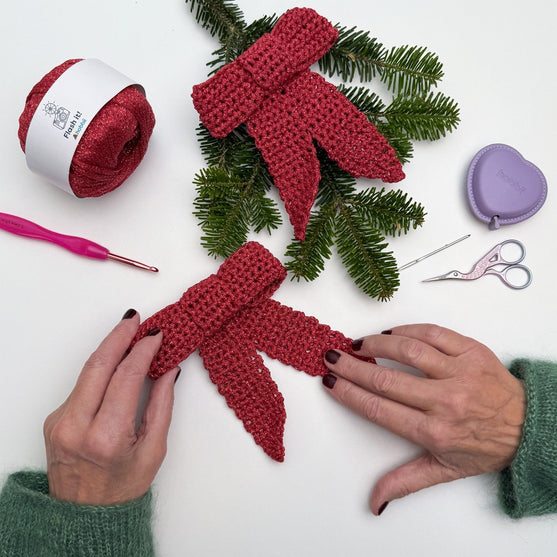 Nœud de papillon crocheté - Décoration de Noël
7