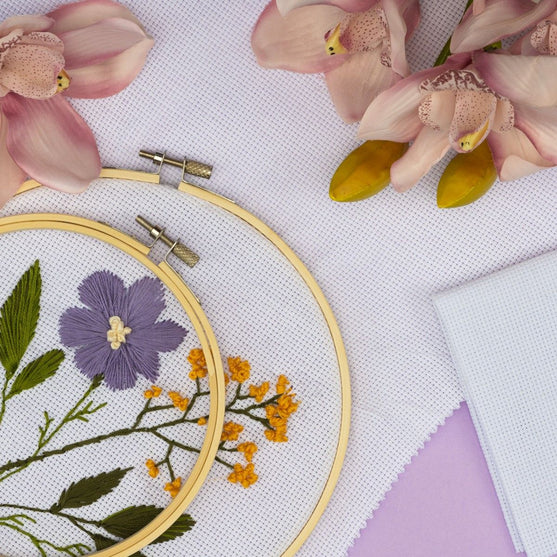 Cercle à broder avec tissu - Hobbii
2