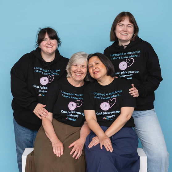 Dropped A Stitch Hoodie - Yarniis (Edition limitée) - Hobbii
7