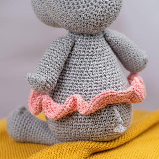 Hollie le Rhino
4
