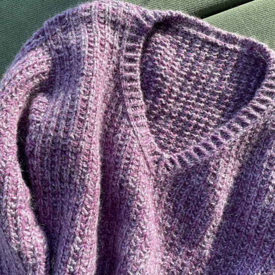 Easy Evening Sweater - Édition en V
4