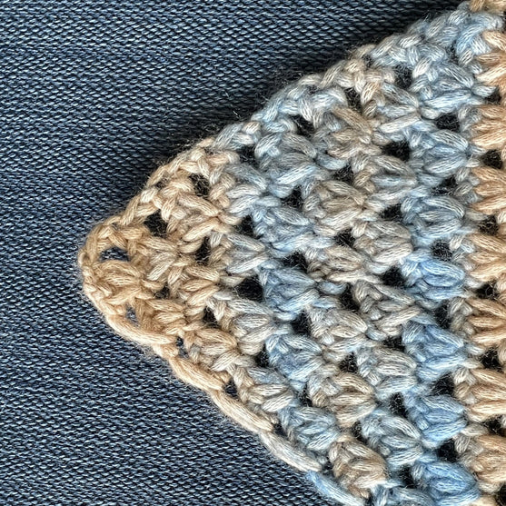 Lacy Afternoon - Châle au crochet tunisien
4