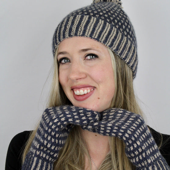 River Stone - Bonnet
6