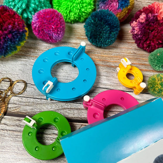 Hoop Set à fabriquer des pompons - Hobbii
4