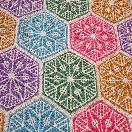 

Honeycomb Burst - Couverture
6