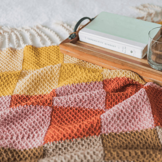 

Checked Out - Couverture
4