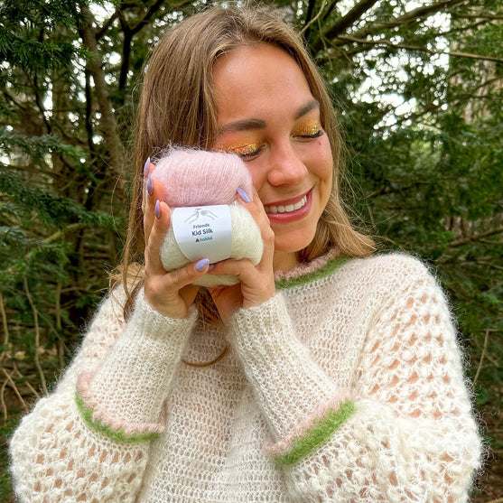 

Christmastide - Pull
2