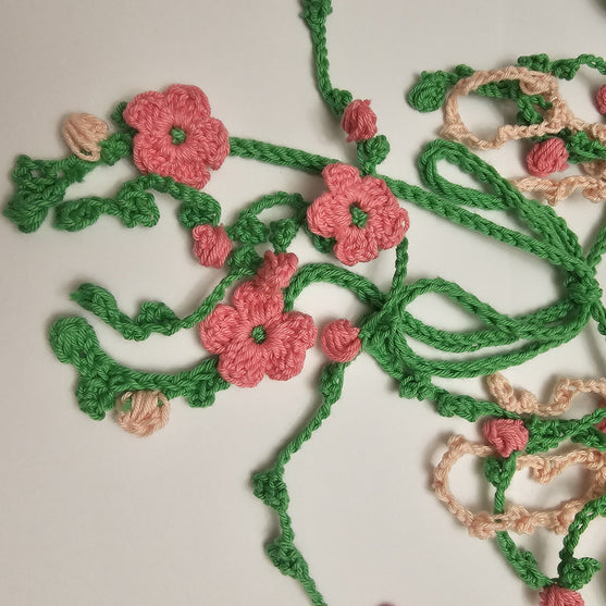 

Garden Fae - Couronne de Fleurs
7