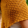 

Grisaille - Châle Triangulaire Ajouré - Kit crochet
3