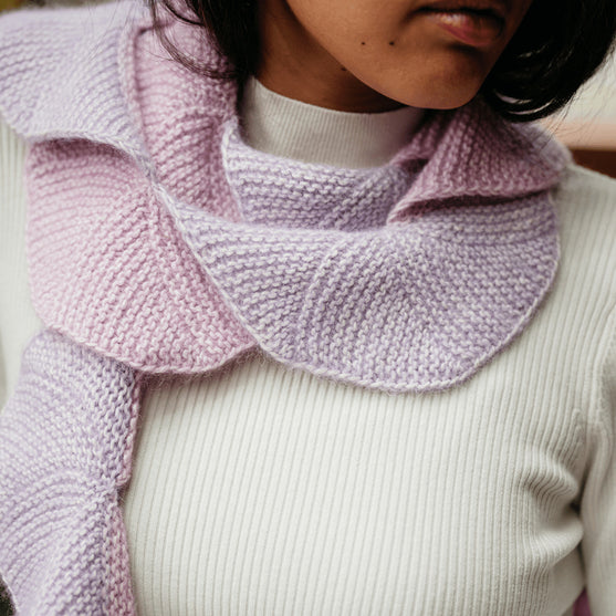 

Undulate - Écharpe Éventail Point Mousse
3