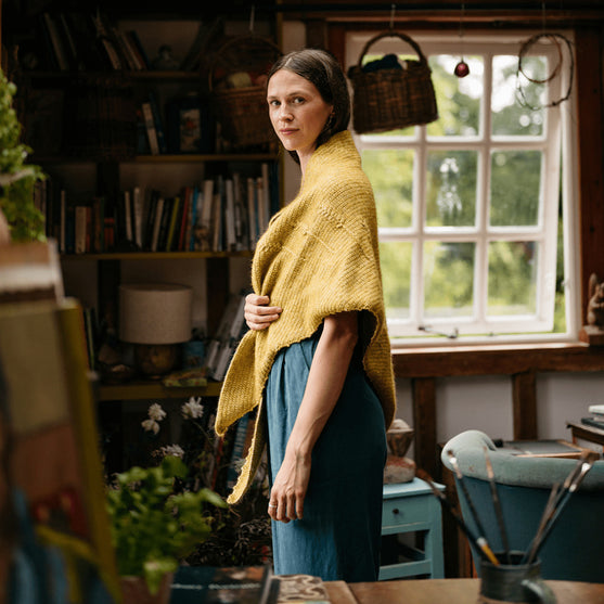 

Heart of Gold - Châle Triangulaire Texturé
3