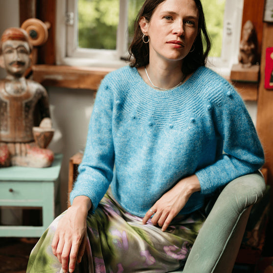 

Adorned Pullover - Pull Empiècement Mousse
1