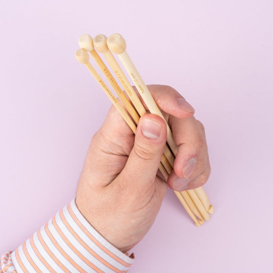 

Ensemble de crochets tunisiens en bambou - 25 cm - Hobbii
4