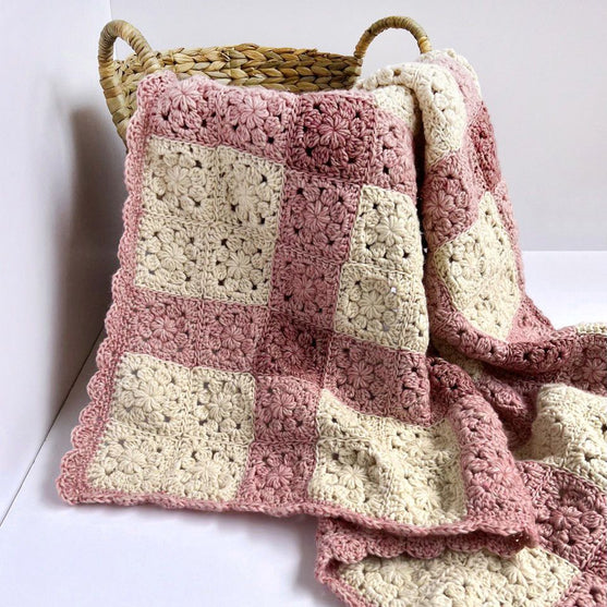 

Heirloom Bloom - Couverture Bébé
3