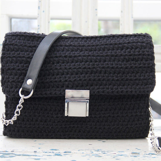 

Chanel Stitch Bag
5