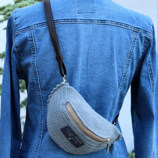 

Crossbody/Belt Bag
2