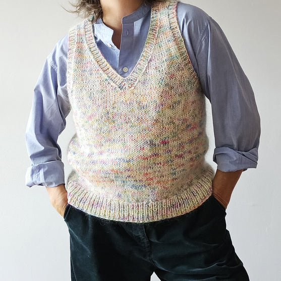 

Betty Vibrant - Pull sans manches
3