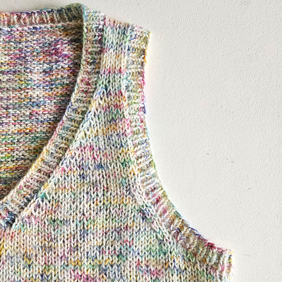 

Betty Vibrant - Pull sans manches
6
