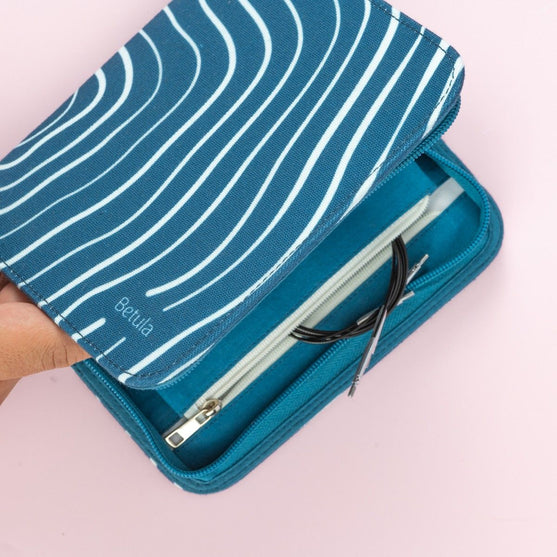 

Set d'aiguilles circulaires interchangeables Betula Essential - Cerulean - Hobbii
3