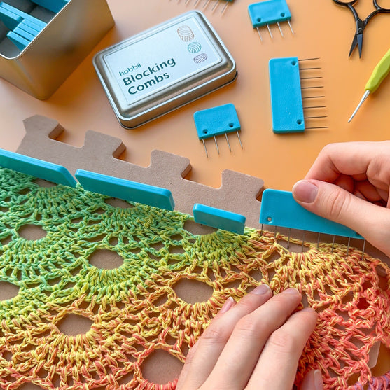 

Blocking Combs - Peignes de blocage - Hobbii
2