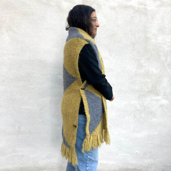 

Fringy - Châle Enveloppant
3