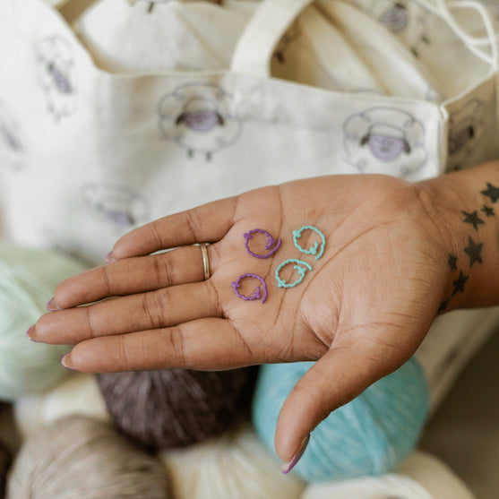 

#FrostandBloomCAL: Crochet-along kit - Hobbii
6