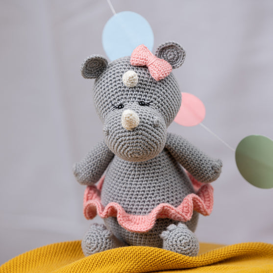 

Hollie le Rhino
1