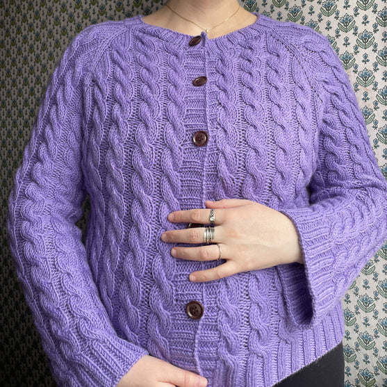 

Easy Cable Cardigan - Gilet
1