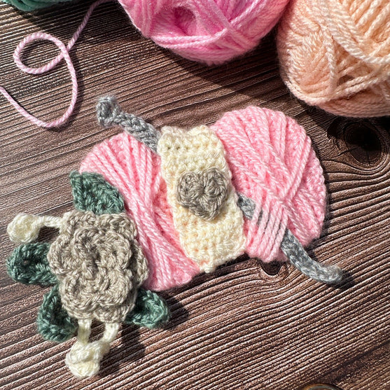 

Pelote de Laine et Crochet - Appliqué
1