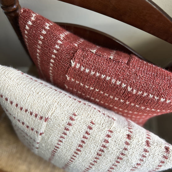 

Cedar Stitch - Coussin
5