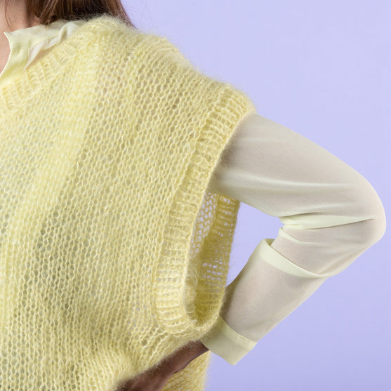 

Suki - Pull sans manches
2