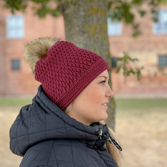 

Winter Joy - Bonnet
4