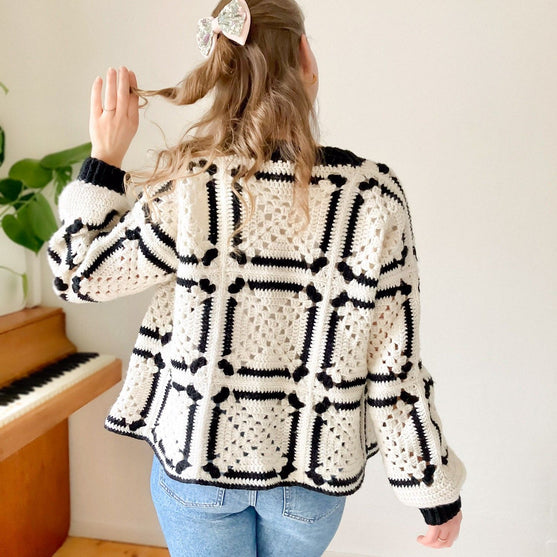 

The Chess Cardigan - Gilet
6